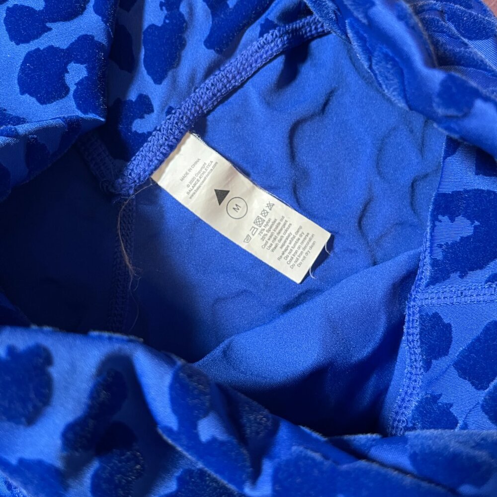 High-Rise Animal Print Performance Shorts - Blue - Picture 4 of 5